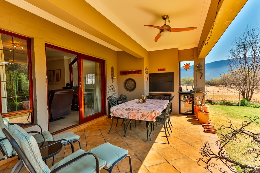 4 Bedroom Property for Sale in The Coves North West